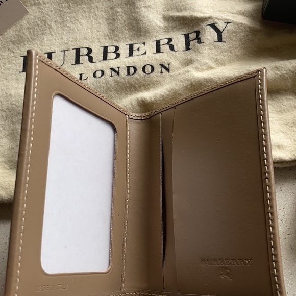 Burberry Card Wallet - Picture 3 of 6